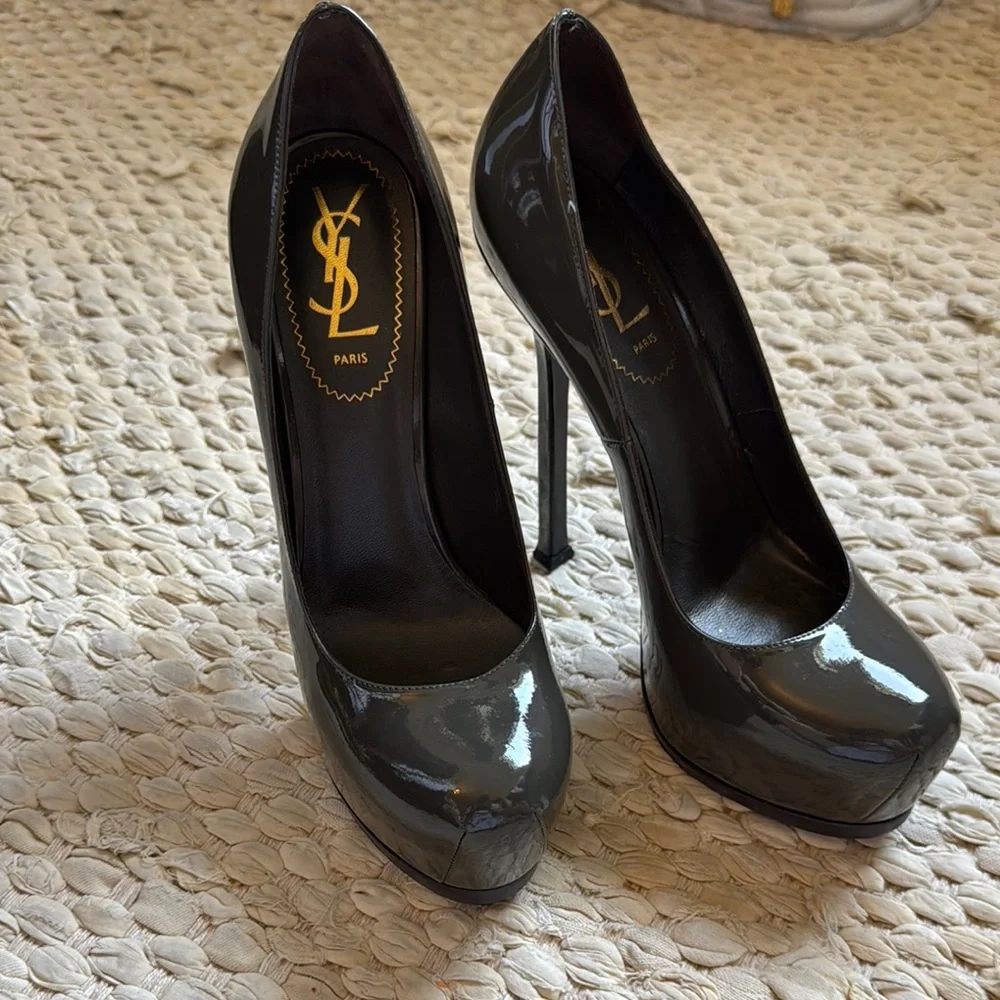 Yves Saint Laurent - size 37 1/2 - Black Stiletto Heels